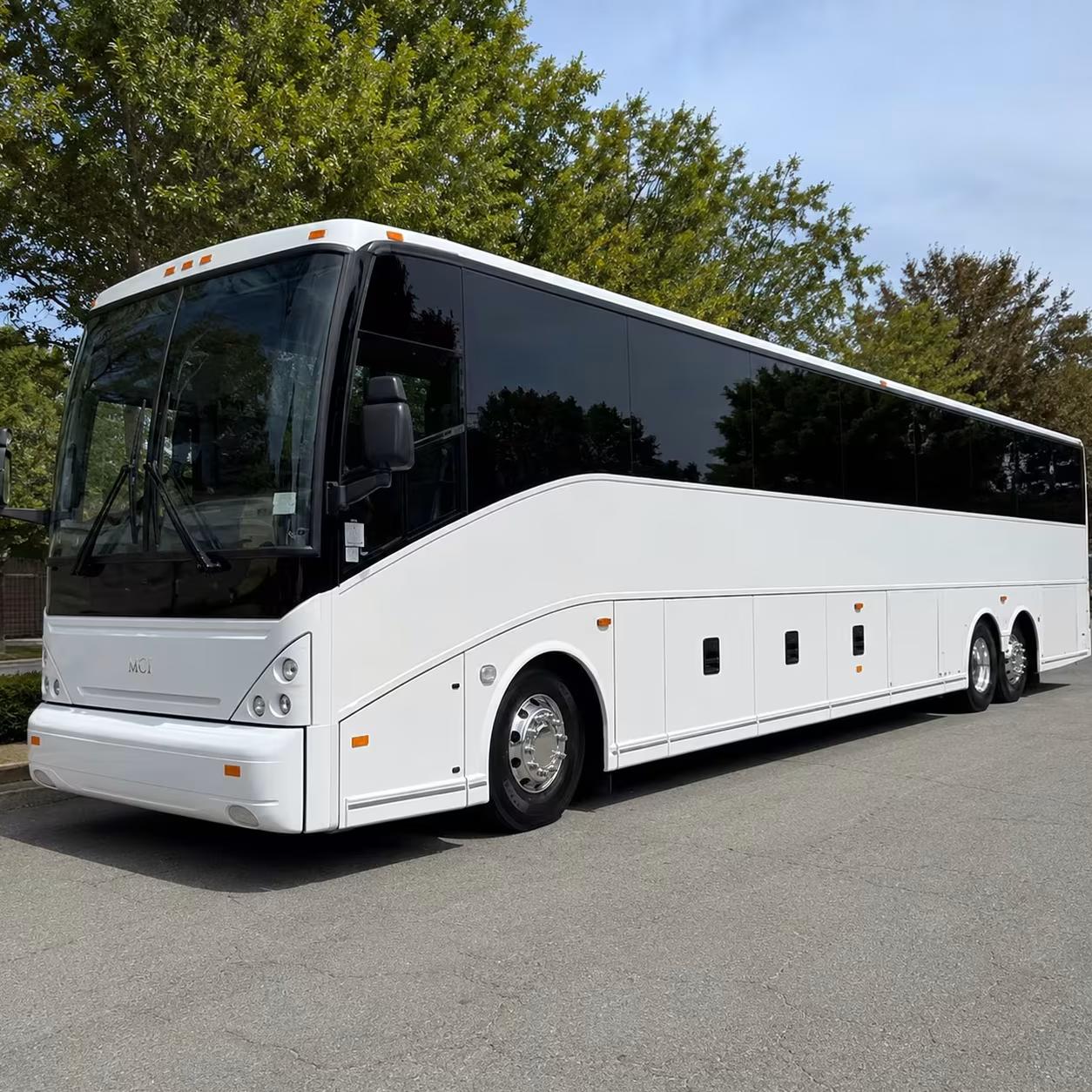 woodbury airport shuttle buses for corporate teams at msp