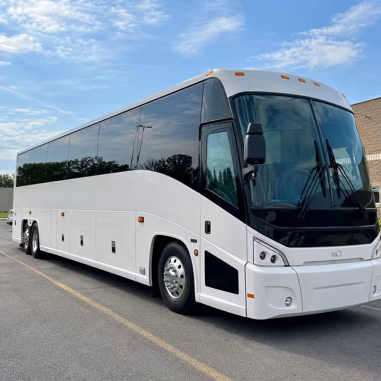woodbury shuttle buses to mystic lake and treasure island